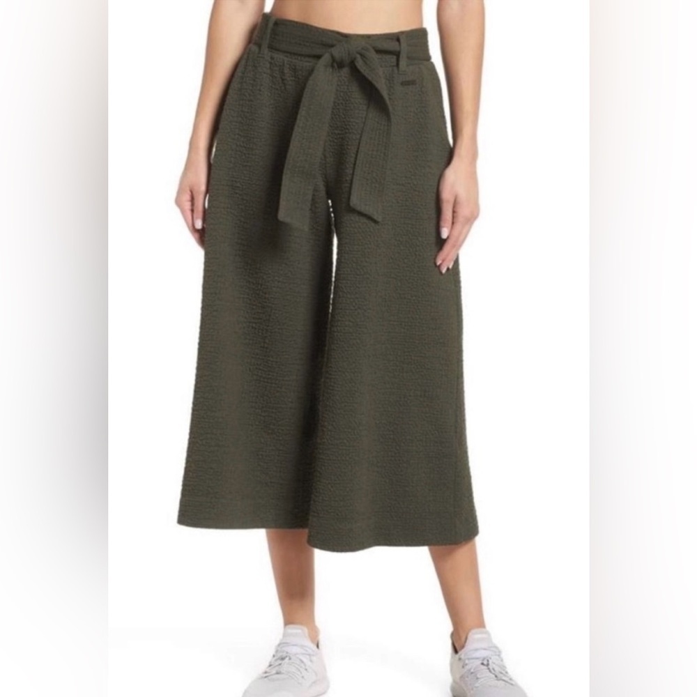 Sweaty Betty Enso Culottes Olive Green Wide Leg Cropped Pant Textured Womens M